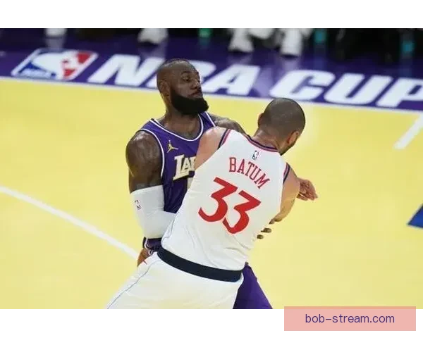 詹姆斯创造历史数据帝轰53分狂追哈登刷新NBA纪录 詹姆斯创造历史数据帝轰53分狂追哈登刷新NBA纪录